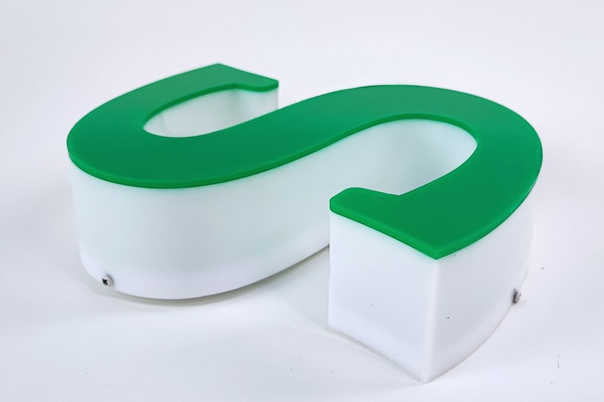 Lettres en relief personnalisées pour façades Enseignelowcost