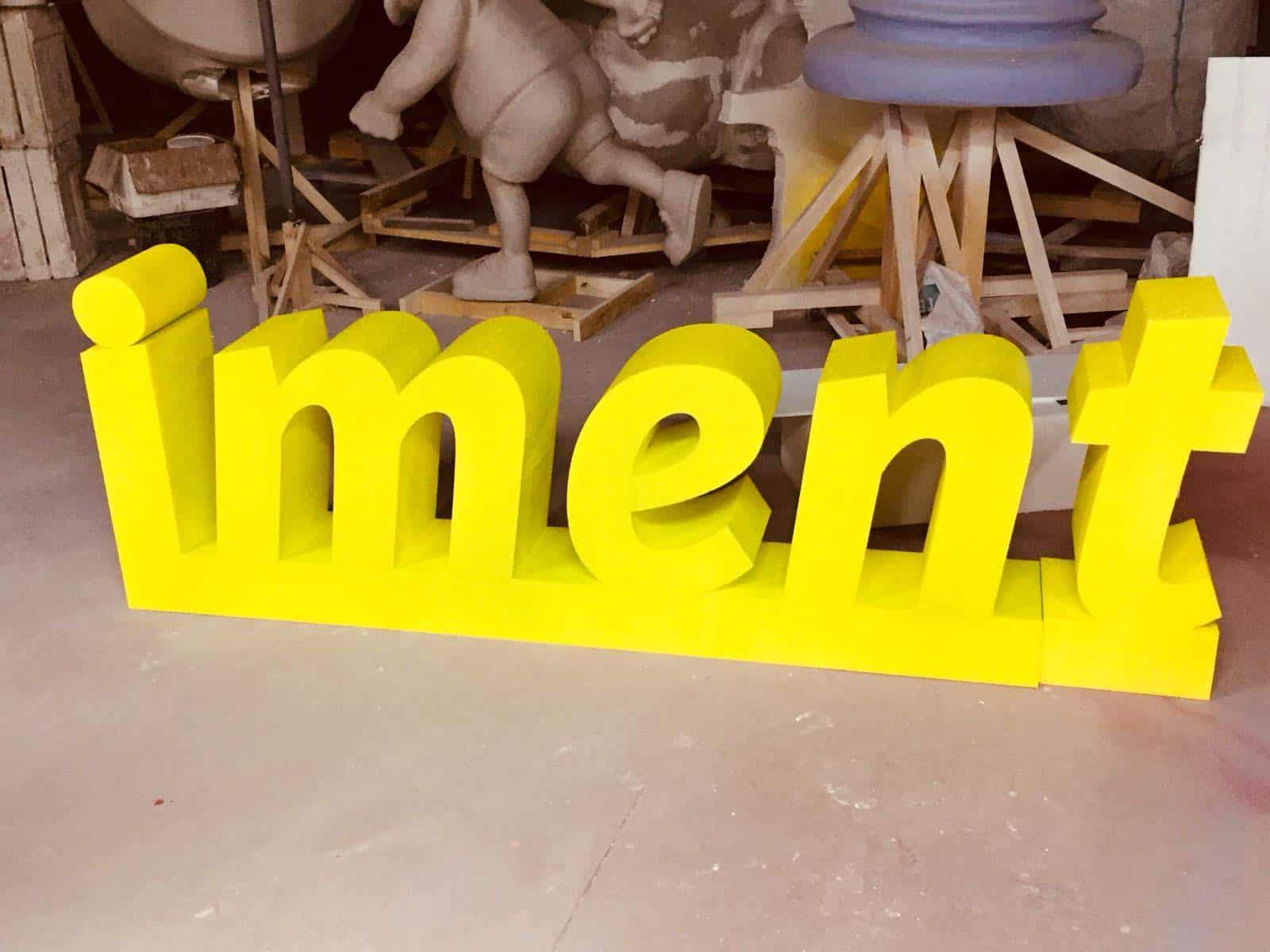 Letras de poliestireno para eventos y decoración