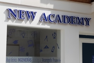 Letras de aluminio con luz para mejorar la presencia de la marca