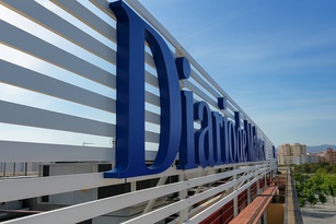 Letras Corporeas de aluminio en fachada