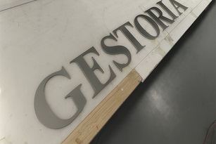 Letras de PVC espumado lacadas a color