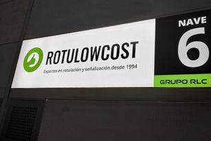 Rótulo luminoso con sistema Flooow de Rotulowcost
