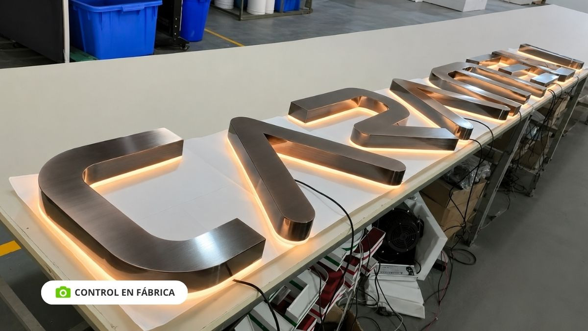 Corpóreas con luz indirecta