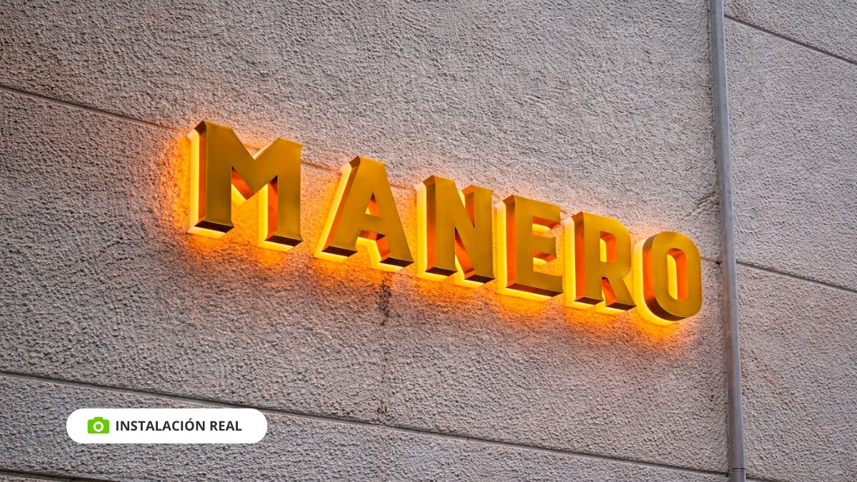 Corpóreas con luz indirecta