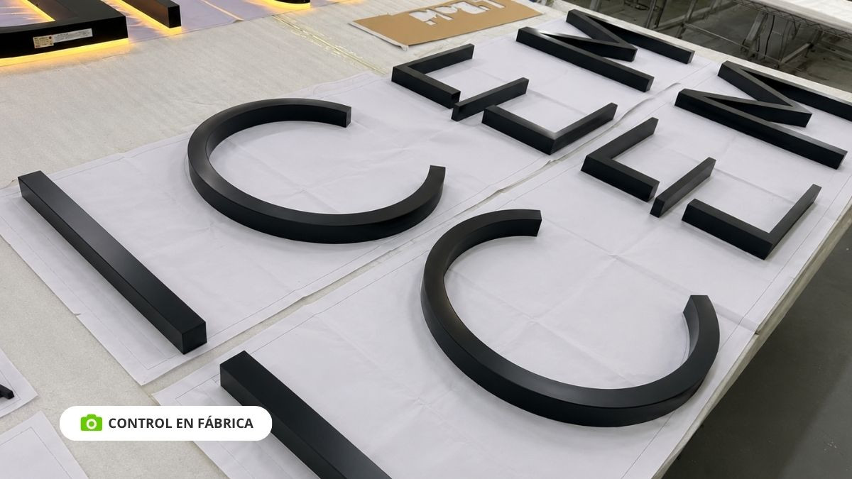 letras corporeas precio