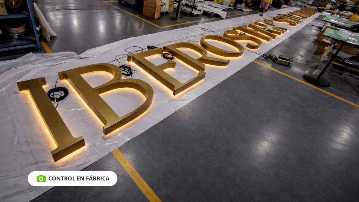 Letras de acero