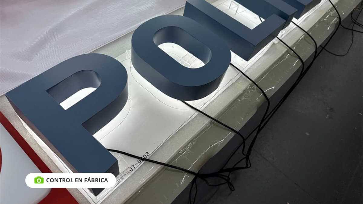 Letras aluminio luz indirecta