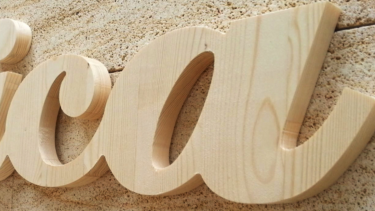 Letras recortadas de madera maciza de pino - Rótulo